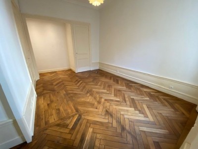 APPARTEMENT T2 - ST ETIENNE Place Boivin - 59.85 m2 - LOUÉ