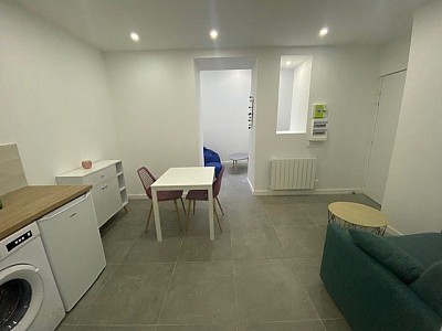 T2 Meublé A LOUER - ST ETIENNE PLACE DU PEUPLE/GRENETTE - 36.23 m2 - 556 &euro; charges comprises par mois