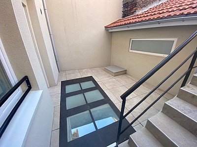 Hyper Centre T2 Meublé avec Terrasse A LOUER - ST ETIENNE PLACE DU PEUPLE/PLACE GRENETTE - 31.05 m2 - 551 € charges comprises par mois