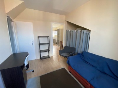 2 pièces Meublé A LOUER - ST ETIENNE PLACE GRENETTE/PEUPLE - 33.28 m2 - 420 € charges comprises par mois