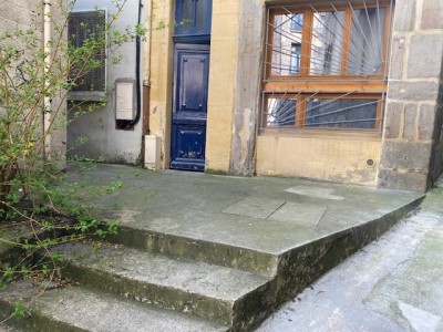 2 pièces Meublé A LOUER - ST ETIENNE PLACE GRENETTE/PEUPLE - 33.28 m2 - 420 € charges comprises par mois