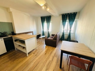 T2 Meublé A LOUER - ST ETIENNE QUARTIER CHAVANELLE - 42.9 m2 - 500 &euro; charges comprises par mois
