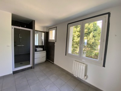 APPARTEMENT T2 A LOUER - ST ETIENNE QUARTIER FAURIEL/VIVARAIZE - 55.76 m2 - 490 &euro; charges comprises par mois