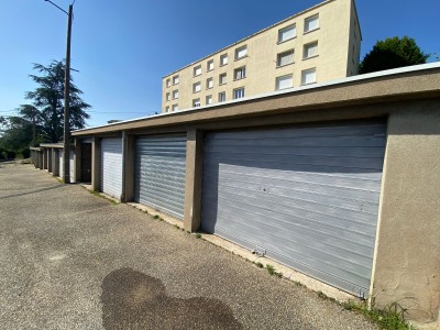 APPARTEMENT T2 A LOUER - ST ETIENNE QUARTIER FAURIEL/VIVARAIZE - 55.76 m2 - 490 &euro; charges comprises par mois