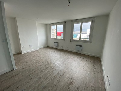 APPARTEMENT T2 A LOUER - ST ETIENNE Rue de la Montat/Chteaucreux - 39.58 m2 - 400€ charges comprises par mois