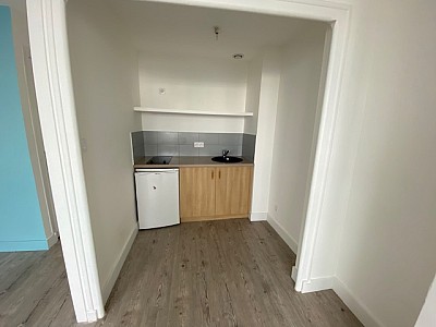 APPARTEMENT T2 A LOUER - ST ETIENNE Rue de la Montat/Chteaucreux - 39.58 m2 - 400€ charges comprises par mois