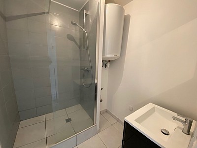 APPARTEMENT T2 A LOUER - ST ETIENNE Rue de la Montat/Chteaucreux - 39.58 m2 - 400€ charges comprises par mois