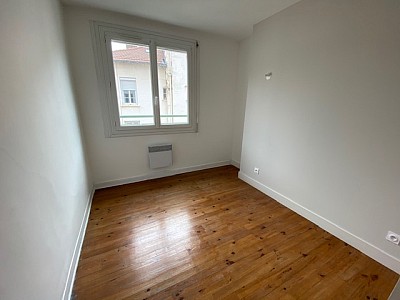APPARTEMENT T2 A LOUER - ST ETIENNE Rue de la Montat/Chteaucreux - 39.58 m2 - 400€ charges comprises par mois