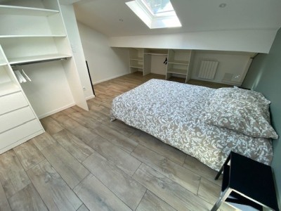 T2 en Duplex Meublé A LOUER - ST ETIENNE TREFILERIE/CENTRE II - 31.12 m2 - 605 € charges comprises par mois