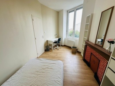 T2 Meublé A LOUER - ST ETIENNE TREFILERIE/CENTRE II - 27.95 m2 - 400 € charges comprises par mois