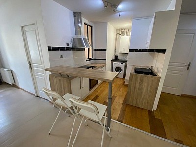 Mignon T2 Meublé A LOUER - ST ETIENNE URSULES/ALBERT THOMAS - 60.8 m2 - 625 &euro; charges comprises par mois