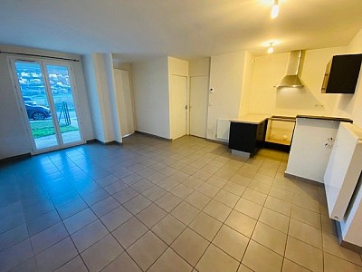 T2 avec jardinet A LOUER - ST GENEST LERPT Les All�es de la Reine - 47.02 m2 - 585�&euro; charges comprises par mois