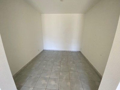 APPARTEMENT T2 - ST GENEST LERPT LES ALLEES DE LA REINE - 47.02 m2 - LOUÉ