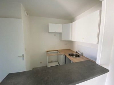 APPARTEMENT T2 - ST GENEST LERPT LES ALLEES DE LA REINE - 47.02 m2 - LOUÉ