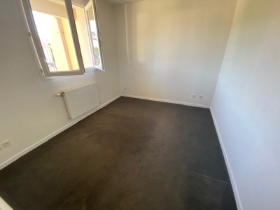 APPARTEMENT T2 - ST GENEST LERPT LES ALLEES DE LA REINE - 47.02 m2 - LOUÉ