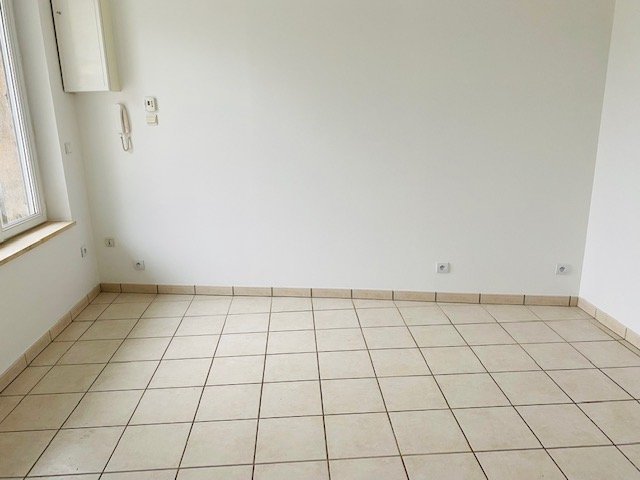 APPARTEMENT T2 A LOUER - ST PRIEST EN JAREZ - 30.31 m2 - 390 &euro; charges comprises par mois