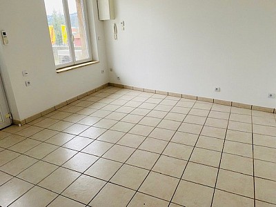 APPARTEMENT T2 A LOUER - ST PRIEST EN JAREZ - 30.31 m2 - 390 &euro; charges comprises par mois