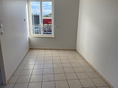 APPARTEMENT T2 - ST PRIEST EN JAREZ - 30.31 m2 - LOUÉ