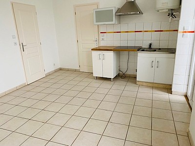 APPARTEMENT T2 - ST PRIEST EN JAREZ - 30.31 m2 - LOUÉ