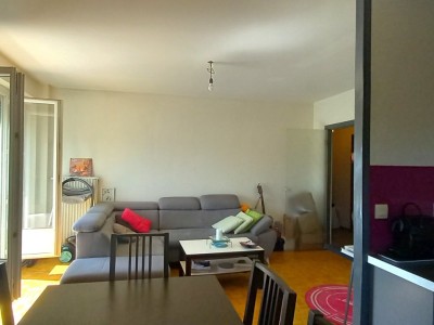 T2 avec balcon A VENDRE - DECINES CHARPIEU GRAND LARGE - BERTHAUDIERE - 45.8 m2 - 179000€