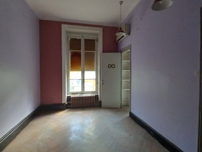 PLATEAU A AMENAGER A VENDRE - RIVE DE GIER - 44 m2 - 49900€