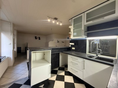 Appartement Type 2 avec dépendances A VENDRE - ST ETIENNE CENTRE VILLE - 82.43 m2 - 72 000 €