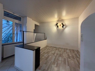 Appartement Type 2 avec dépendances A VENDRE - ST ETIENNE CENTRE VILLE - 82.43 m2 - 72 000 €