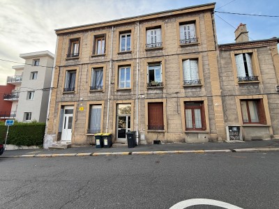 Appartement t2 avec terrasse centre ville A VENDRE - ST ETIENNE COLLINE DES PERES - 40.66 m2 - 75 000 €