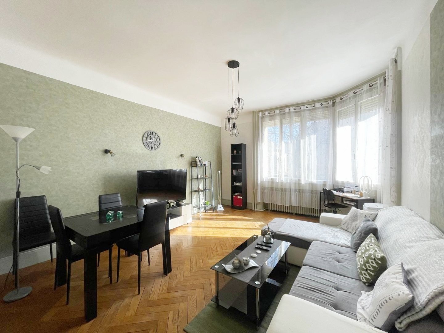 APPARTEMENT T2 - ST ETIENNE FACULTE   CENTRE DEUX - 78.19 m2 - 85�000�&euro;