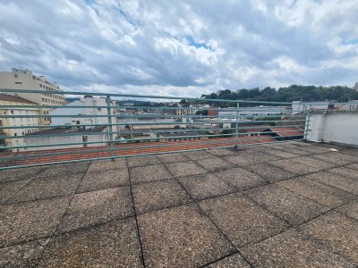 APPARTEMENT T2 A VENDRE - ST ETIENNE FACULTE   CENTRE DEUX - 35.79 m2 - 68000€