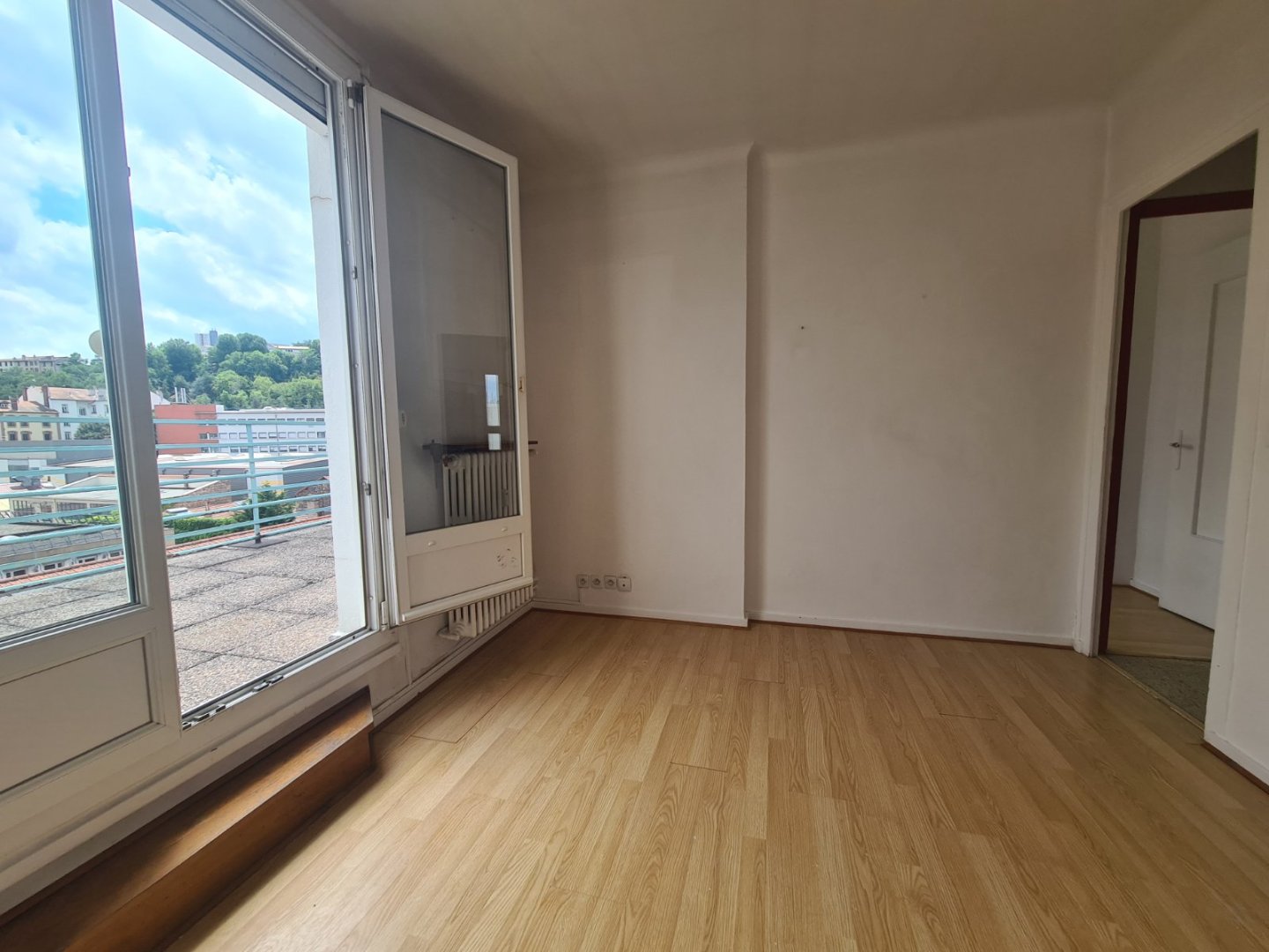 APPARTEMENT T2 - ST ETIENNE FACULTE   CENTRE DEUX - 35.79 m2 - VENDU