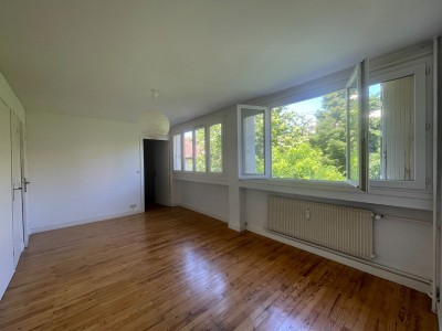 Appartement Type 2 libre de suite - ST ETIENNE FAURIEL - 38.44 m2 - 64500€