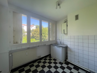 Appartement Type 2 libre de suite - ST ETIENNE FAURIEL - 38.44 m2 - 64500€