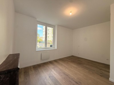 APPARTEMENT T2 A VENDRE - ST ETIENNE FAURIEL - 52.85 m2 - 86 000 €