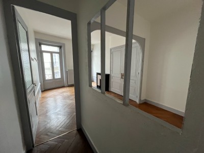 APPARTEMENT T2 A VENDRE - ST ETIENNE JACQUARD - 49 m2 - 65�000�&euro;