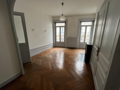 APPARTEMENT T2 A VENDRE - ST ETIENNE JACQUARD - 49 m2 - 65�000�&euro;