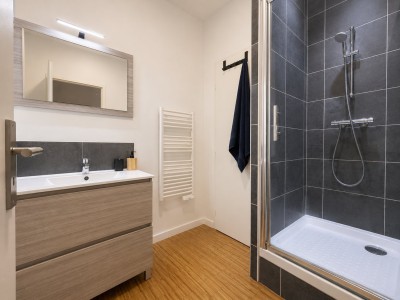 Appartement rénové avec mezzanine et garage A VENDRE - ST ETIENNE LA METARE - 43.95 m2 - 90 000 €