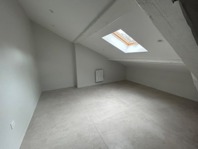APPARTEMENT T2 A VENDRE - ST ETIENNE MONTHIEU - 60 m2 - 115000€