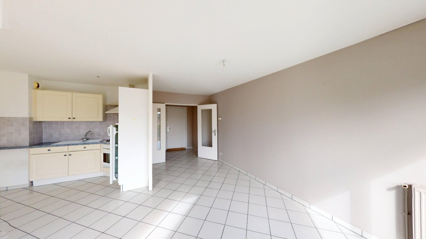 APPARTEMENT T2 - ST GENEST LERPT - 63.43 m2 - VENDU