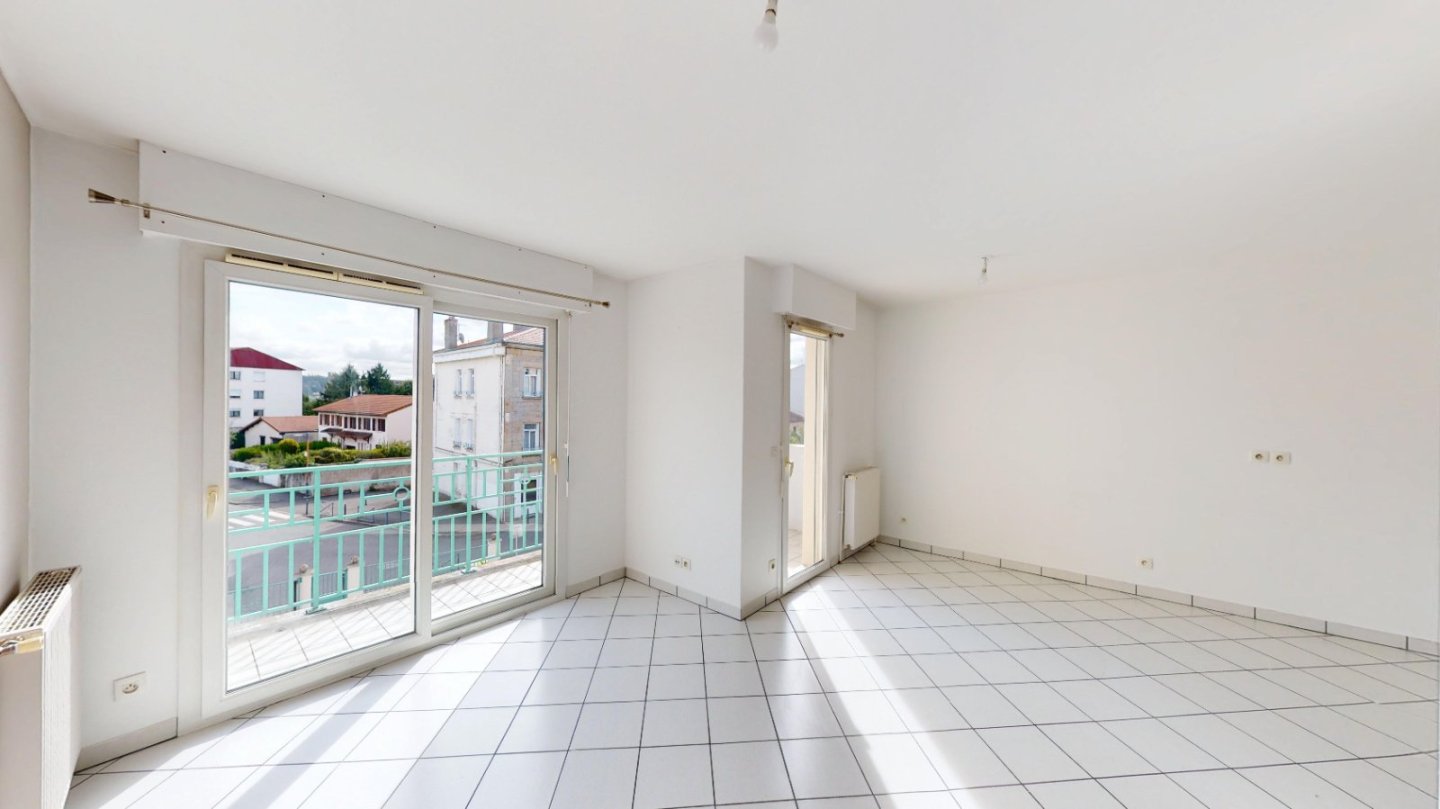 APPARTEMENT T2 - ST GENEST LERPT - 63.43 m2 - VENDU