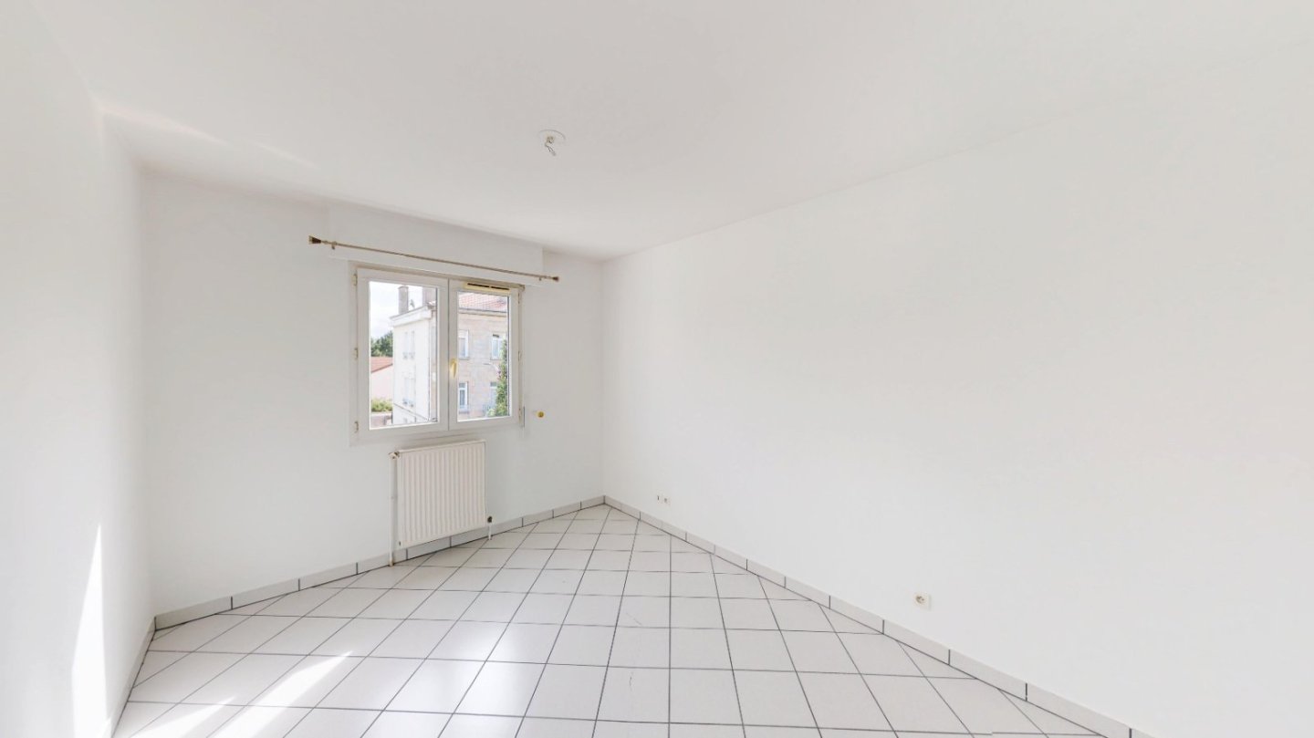APPARTEMENT T2 - ST GENEST LERPT - 63.43 m2 - VENDU