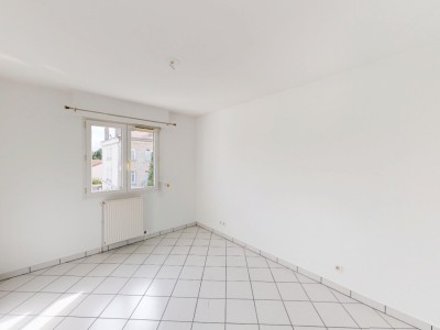 APPARTEMENT T2 A VENDRE - ST GENEST LERPT - 63.43 m2 - 171500€