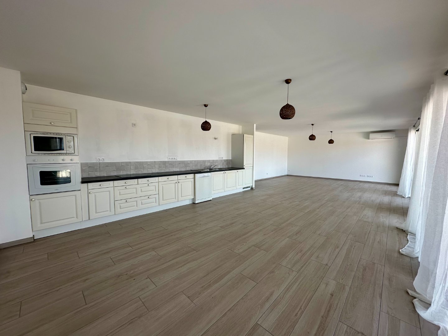 appartement - ANDREZIEUX BOUTHEON Centre Ville - 108.77 m2 - LOU&Eacute;