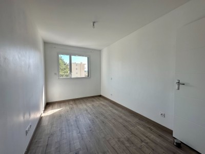appartement A LOUER - ANDREZIEUX BOUTHEON Centre Ville - 108.77 m2 - 1160€ charges comprises par mois