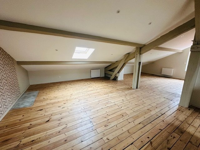 APPARTEMENT T3 - CENTRE DE ROCHE LA MOLIERE - 104.4 m2 - LOU&Eacute;