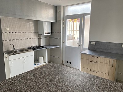 APPARTEMENT T3 - ROCHE LA MOLIERE - 59.15 m2 - LOUÉ