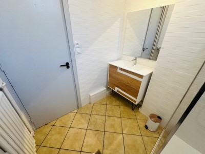 APPARTEMENT T3 A LOUER - ST ETIENNE BADOUILLERE/CENTRE VILLE - 77.7 m2 - 790€ charges comprises par mois