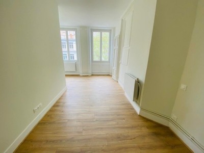 APPARTEMENT T3 - ST ETIENNE BADOUILLERE - 78.3 m2 - LOUÉ
