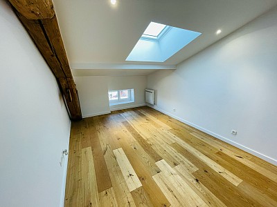 APPARTEMENT T3 A LOUER - ST ETIENNE CENTRE VILLE - 83.36 m2 - 915€ charges comprises par mois
