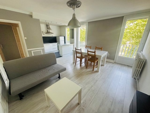APPARTEMENT T3 - ST ETIENNE COURS FAURIEL - 54.04 m2 - LOU&Eacute;